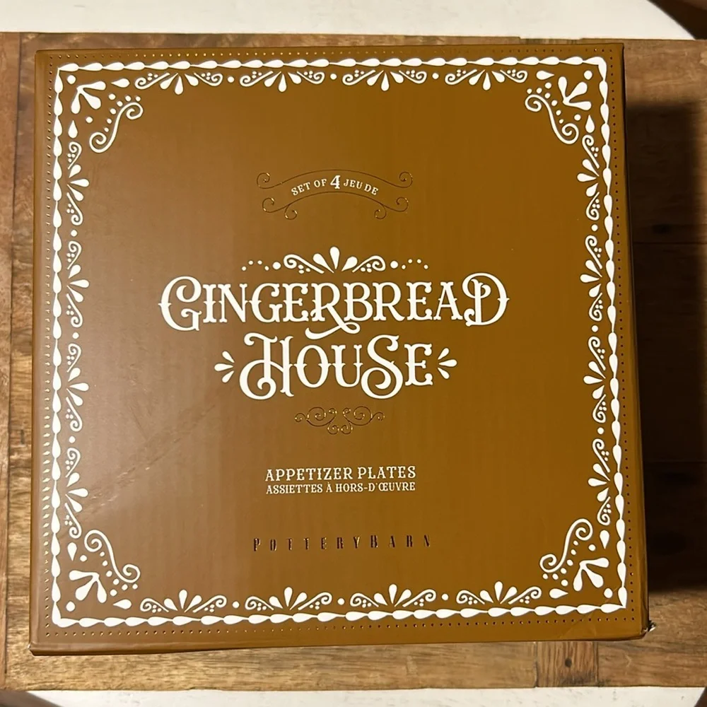 Pottery Barn Gingerbread House Set of 4 Appetizer plates BNIB - Picture 6 of 9